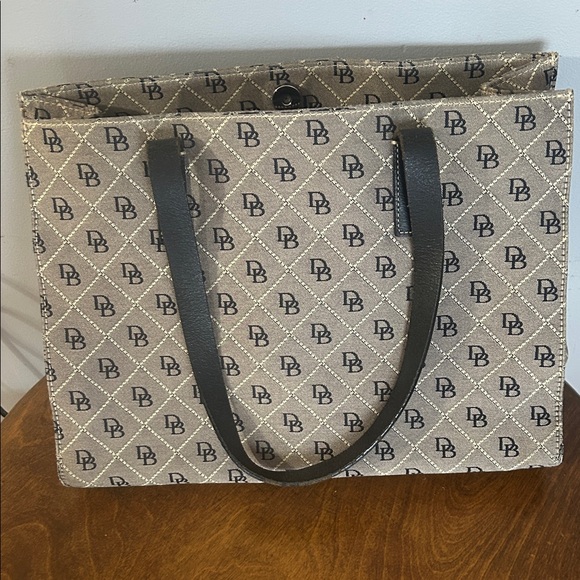 Dooney & Bourke Black and Tan Shoulder Bag - Picture 2 of 7